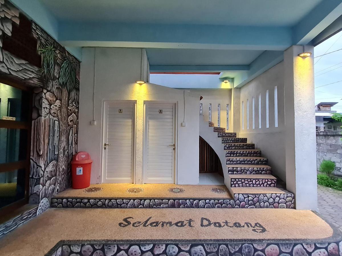 Bottelmania Otel Lovina Dış mekan fotoğraf