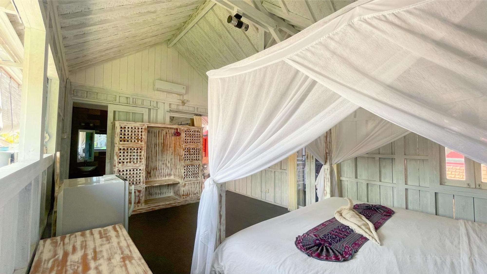 Bottelmania Otel Lovina Dış mekan fotoğraf